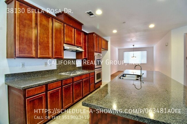 Building Photo - 38130 Bella Rosa Dr