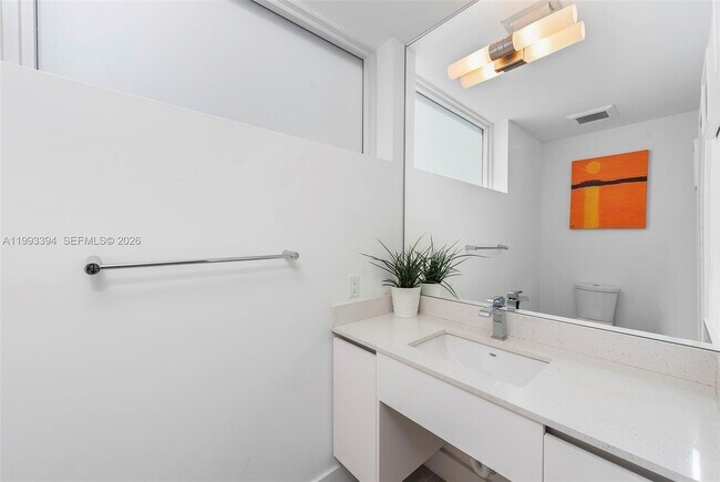 Building Photo - 41 N Shore Dr