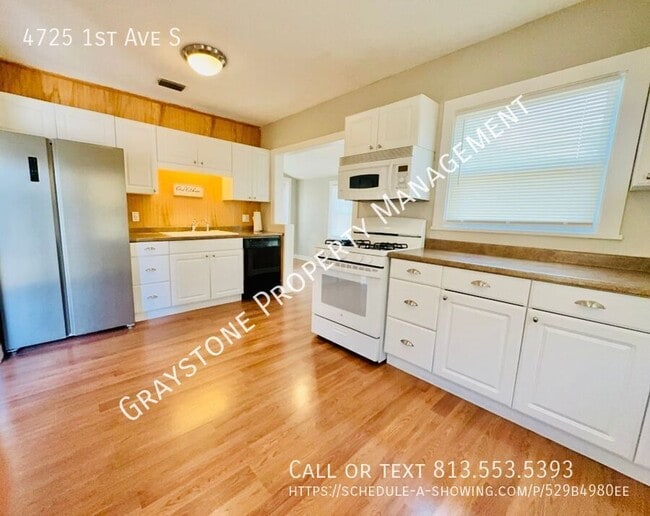 Building Photo - 4725 1st Ave S
