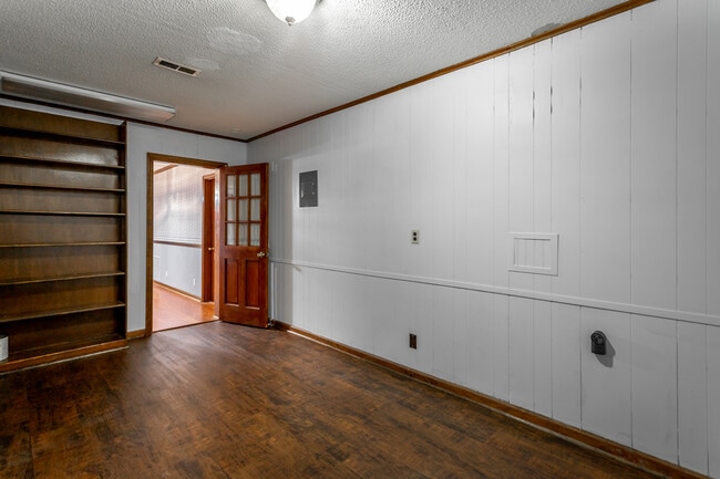 Building Photo - 17 Barnhardt Cir