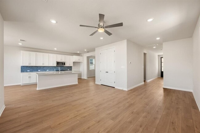 Building Photo - 245 Ranier Wy