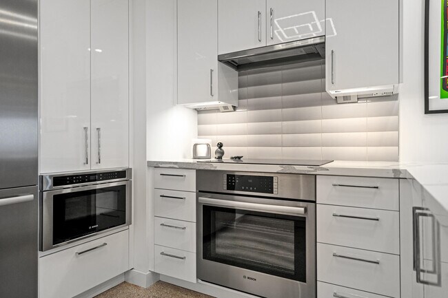 Building Photo - 120 N Ocean Blvd