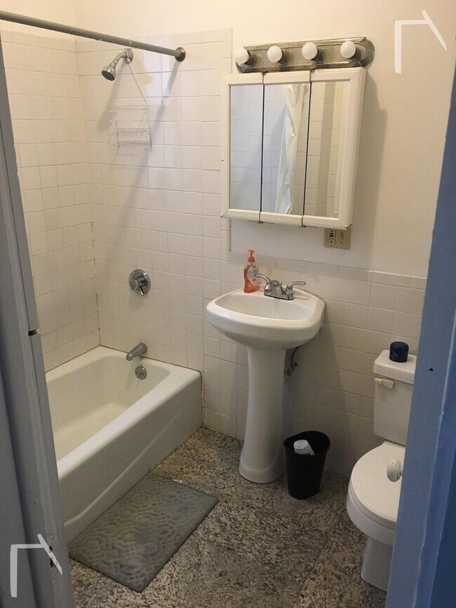 Building Photo - 1248 Commmonwealth Ave #3C Boston MA 02134