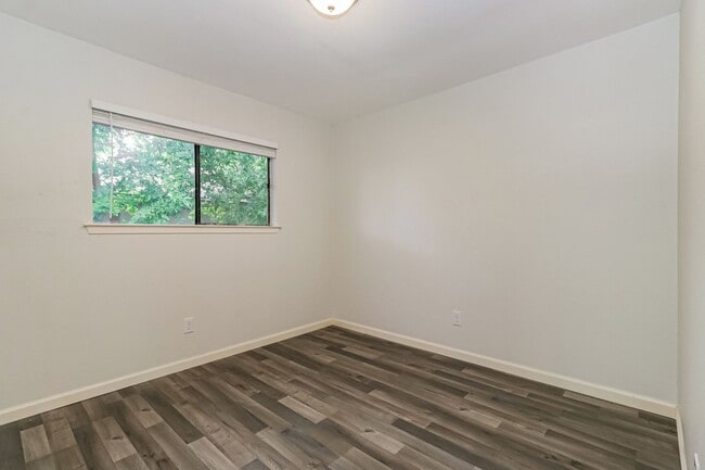 Building Photo - 6710 Wentworth Dr