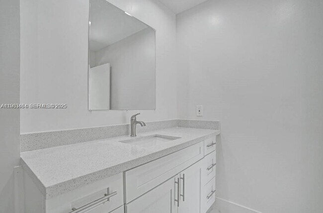 Building Photo - 10725 Cleary Blvd