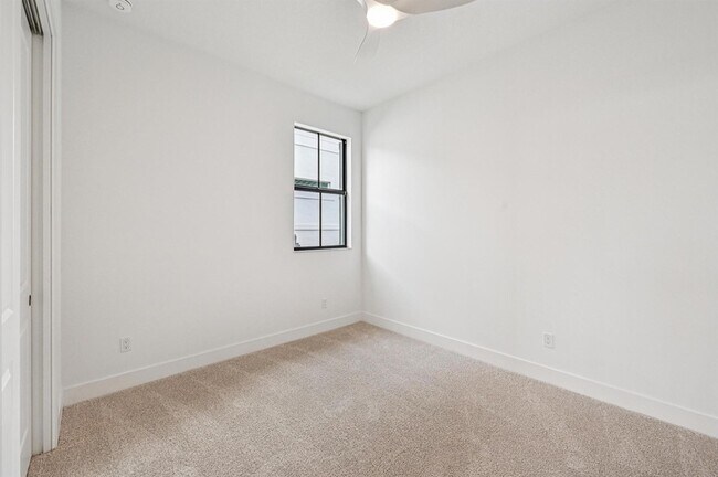 Building Photo - 13621 Le Christine Dr