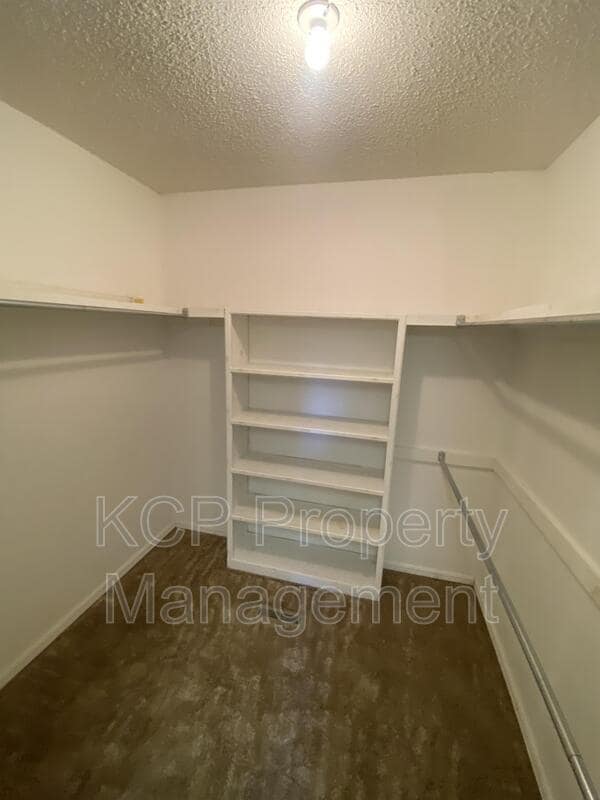 Building Photo - 7601 Oxford Pl