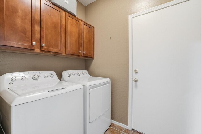 Building Photo - 11725 N Desert Crst Ln