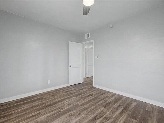 Building Photo - 2116 N Forgeus Ave