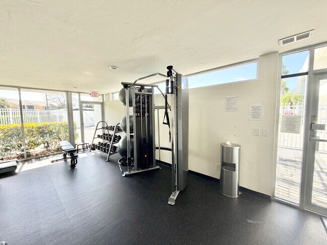 Building Photo - ** GRANADA LAKES ** 1 BED / 1 BATH CONDO - GREAT LOCATION - SMALL PET OK! - ANNUAL RENTAL