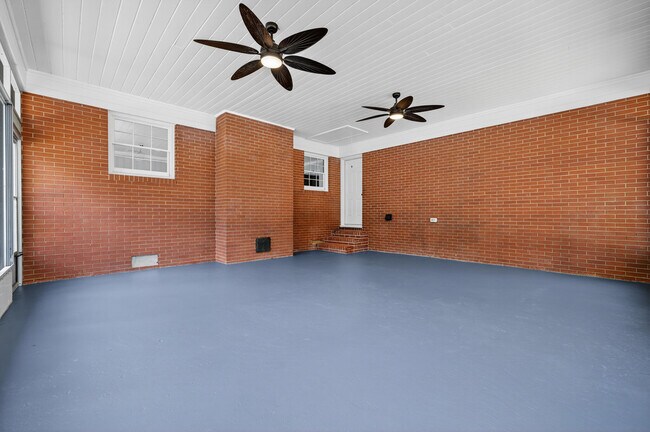 Building Photo - 758 9th Ave