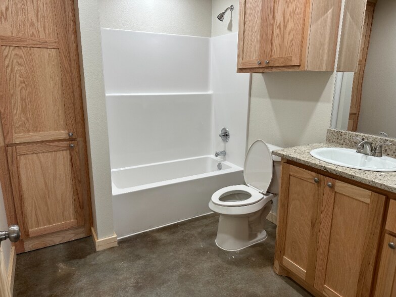 Building Photo - 407 S 4th Ave