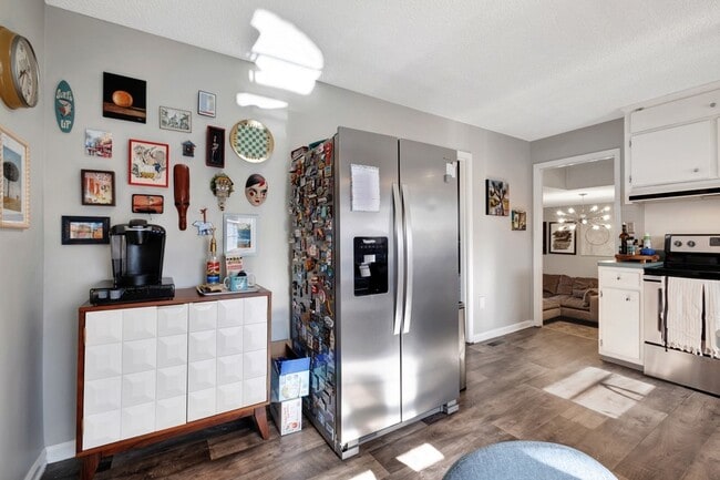 Building Photo - 3221 Cloverwood Dr