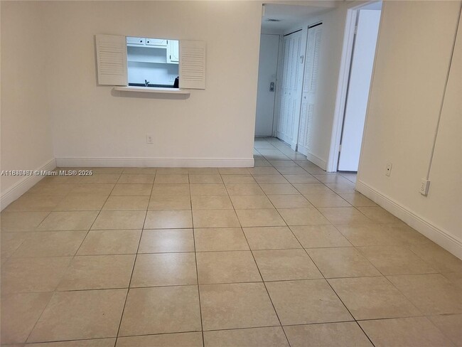 Building Photo - 14301 N Kendall Dr