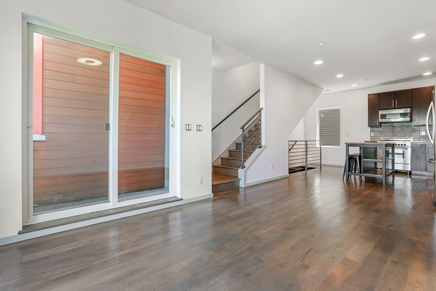 Building Photo - 6704 15th Ave NW