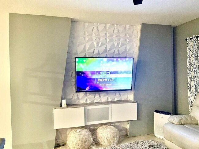 Building Photo - 1735 Kato Wy