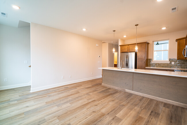 Building Photo - 683 Bespoke Way