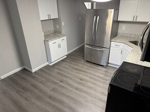 Building Photo - Cozy Three Bedroom Home in HDG!