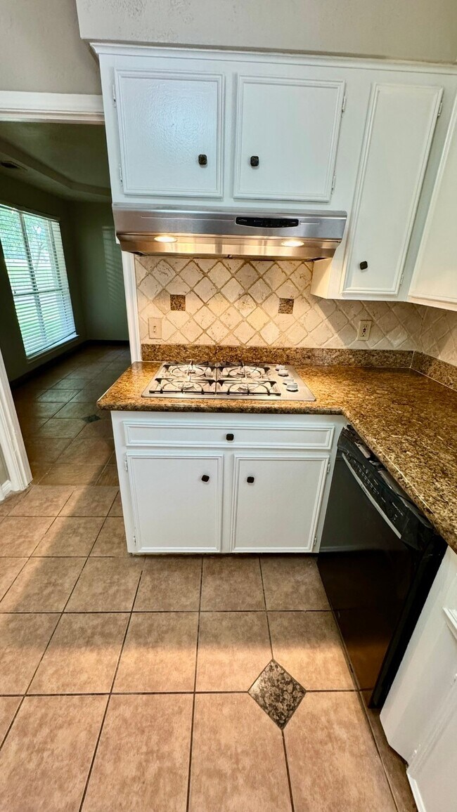 Building Photo - 2607 Bermuda Dunes Dr