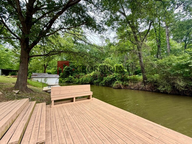 Building Photo - Waterfront 2 Bedroom, 2.5 Bathroom Home!