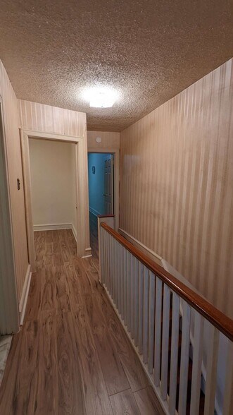 Building Photo - 103 W Spencer Ave