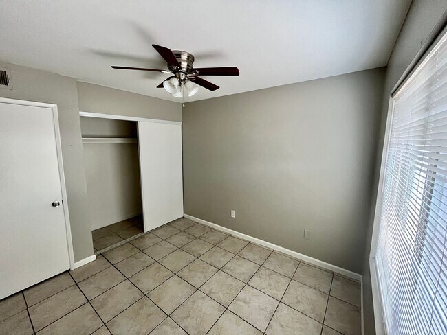 Building Photo - 3bd 2ba Townhouse - Recently Remodel!
