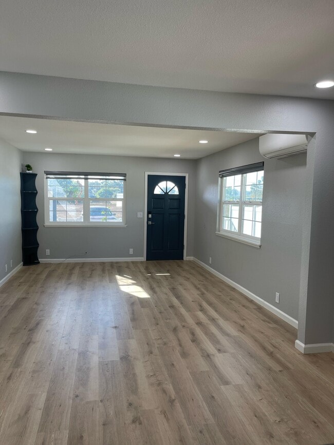 Building Photo - 13109 Golden Way