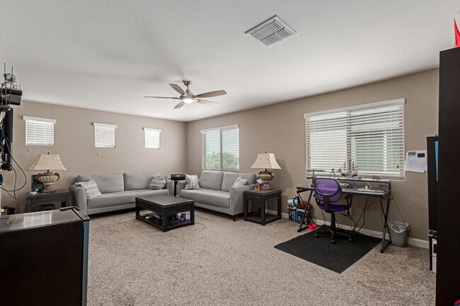 Building Photo - STUNNING 2 story home in Mesa! Plenty of s...