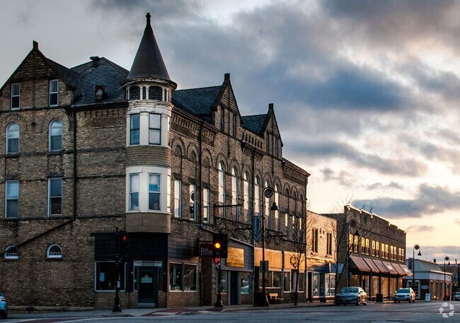 Building Photo - 109 W Garfield St