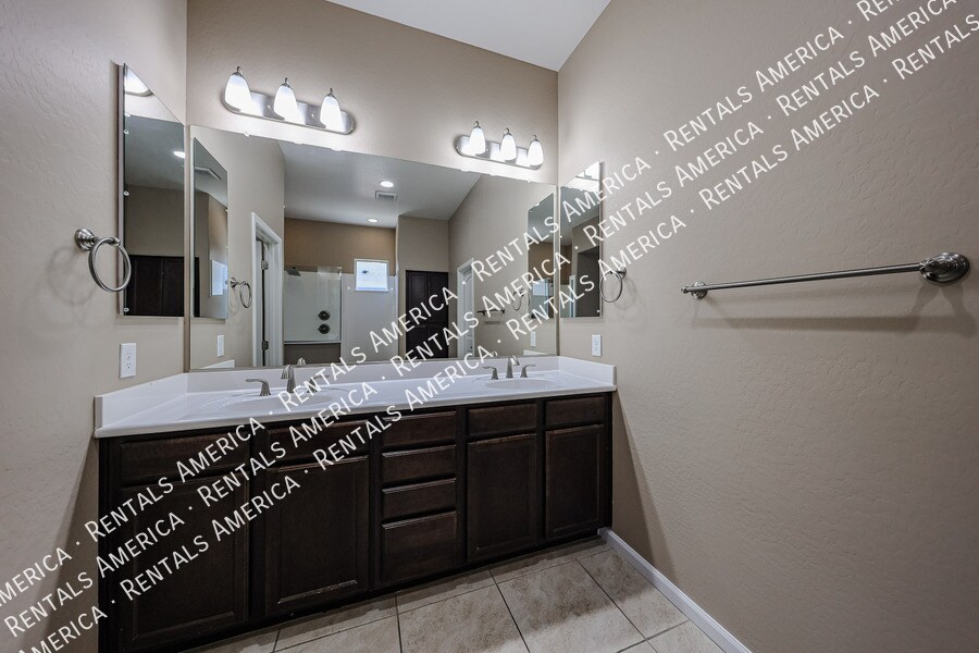 Building Photo - 20856 E Arroyo Verde Dr