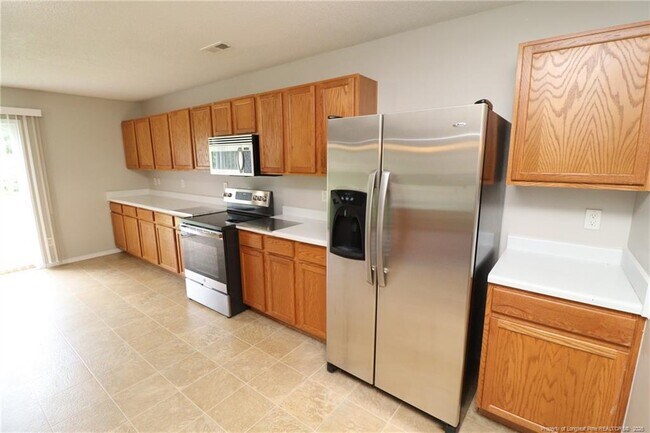 Building Photo - 5 Bellmore Ct