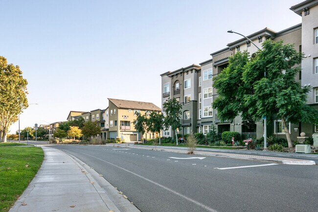 Building Photo - 501 Murphy Ranch Rd