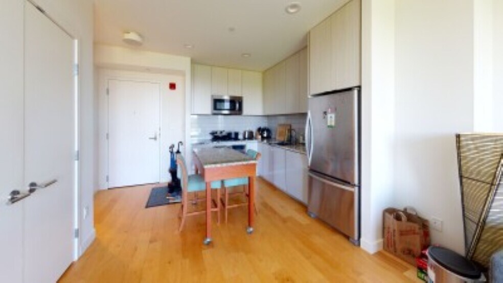 Primary Photo - 82 Fenwood Rd