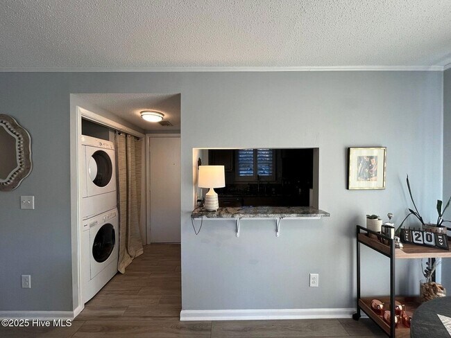 Building Photo - 250 Sugar Gum Ln