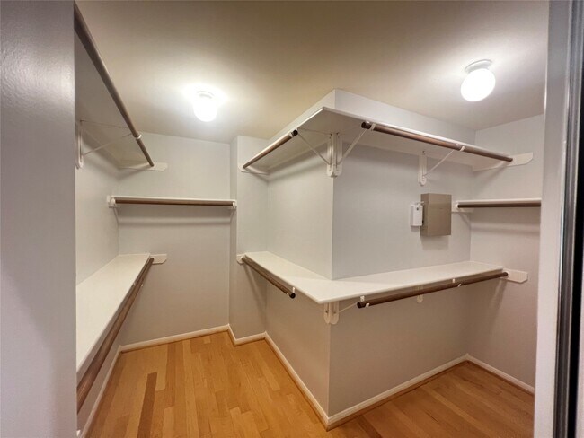 Building Photo - 18126 Somerset Knolls Ct