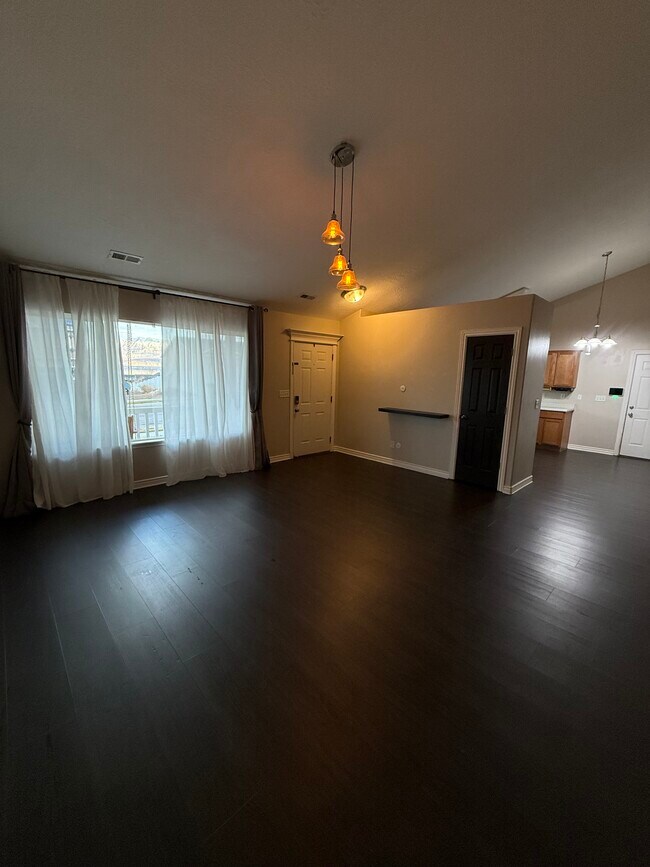 Building Photo - 4031 Montego Dr