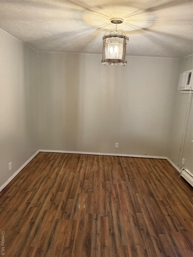 Building Photo - 18 Leach St