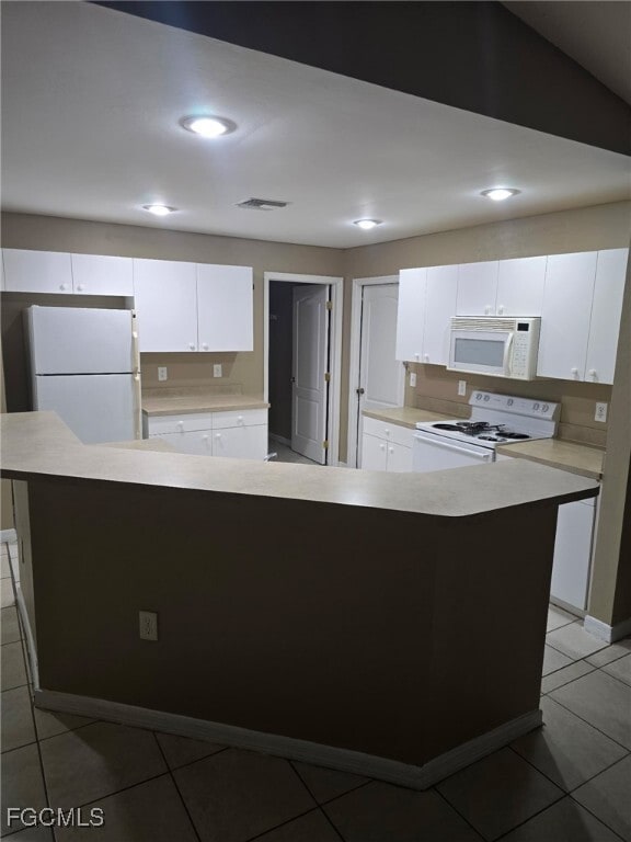 Building Photo - 2421 Churchill Ave N