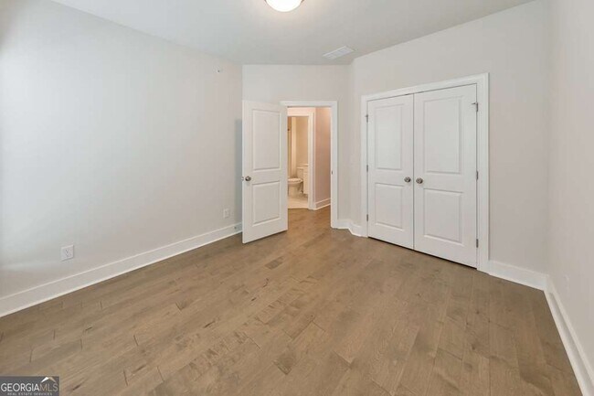 Building Photo - 413 Bishop Ln