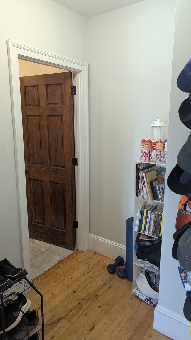 Building Photo - 34 Russell St