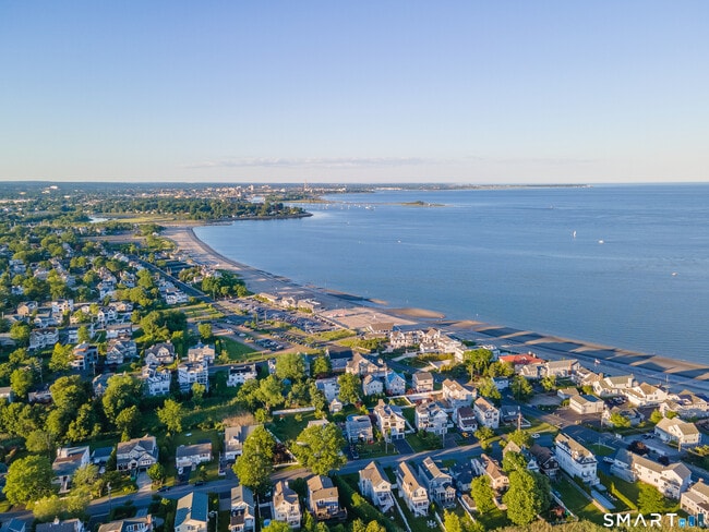 Building Photo - 345 Reef Rd