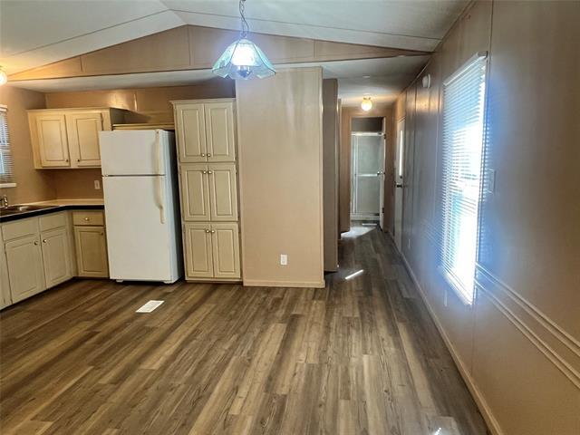 Building Photo - 4528 Wildwood Cir