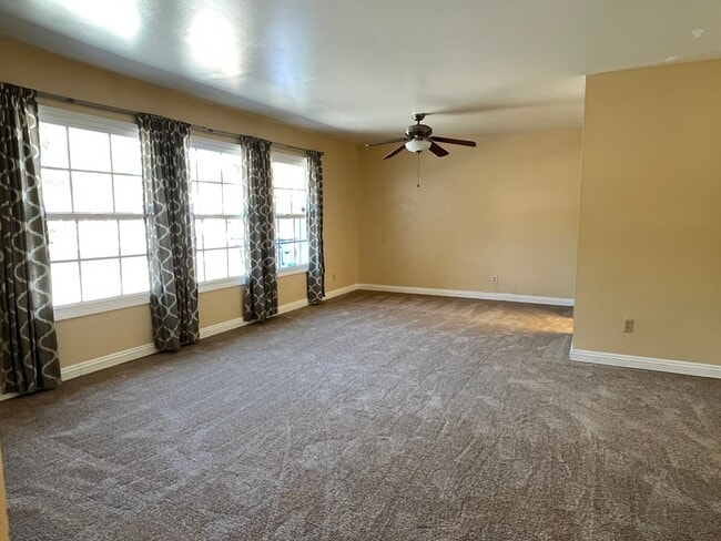 Building Photo - 3-bedroom 2-bathroom House for Rent in Riverside
