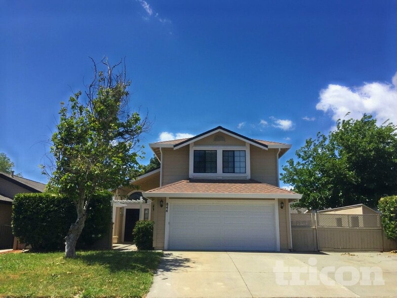 Building Photo - 844 Sage Dr