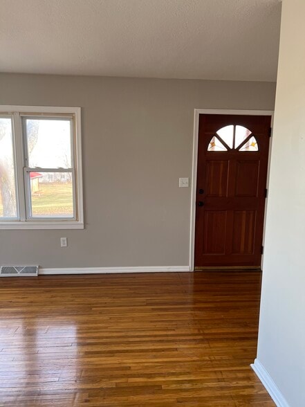 Building Photo - 102 Franklin St