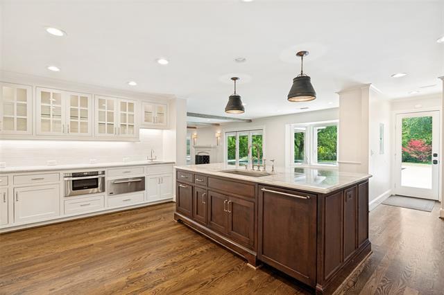 Building Photo - 6544 Valleybrook Dr