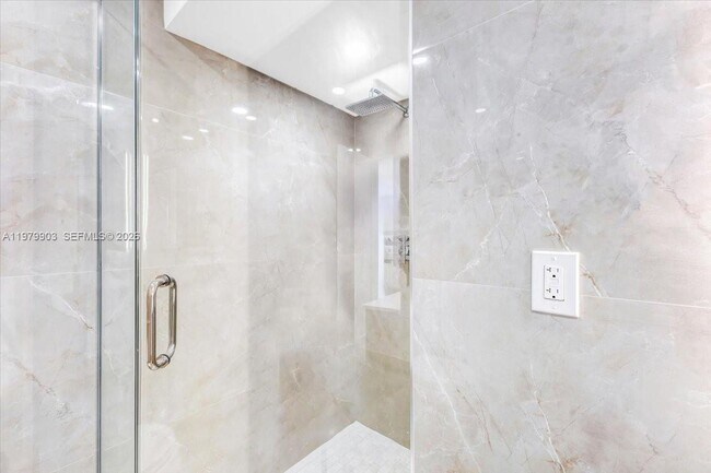 Building Photo - 3111 N Ocean Dr