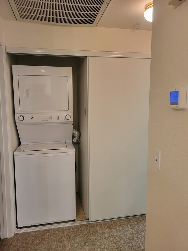 Building Photo - 18674 Caminito Cantilena