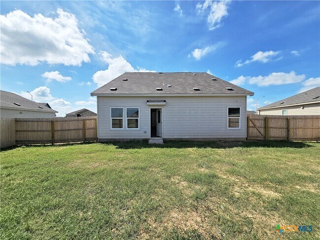 Building Photo - 805 Riviera Ct