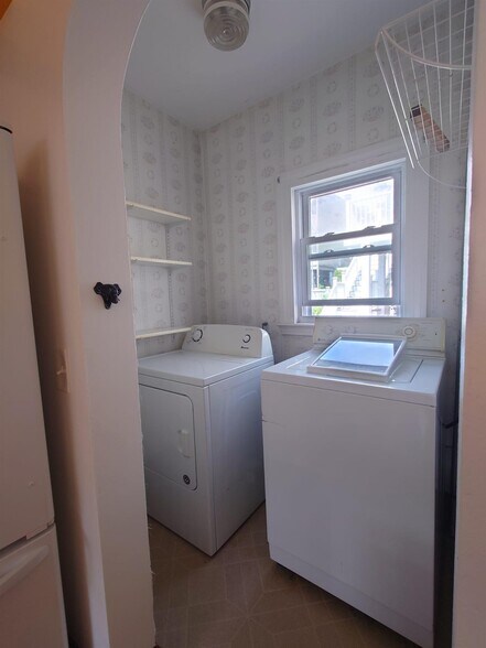 Building Photo - 11 Hinckley St